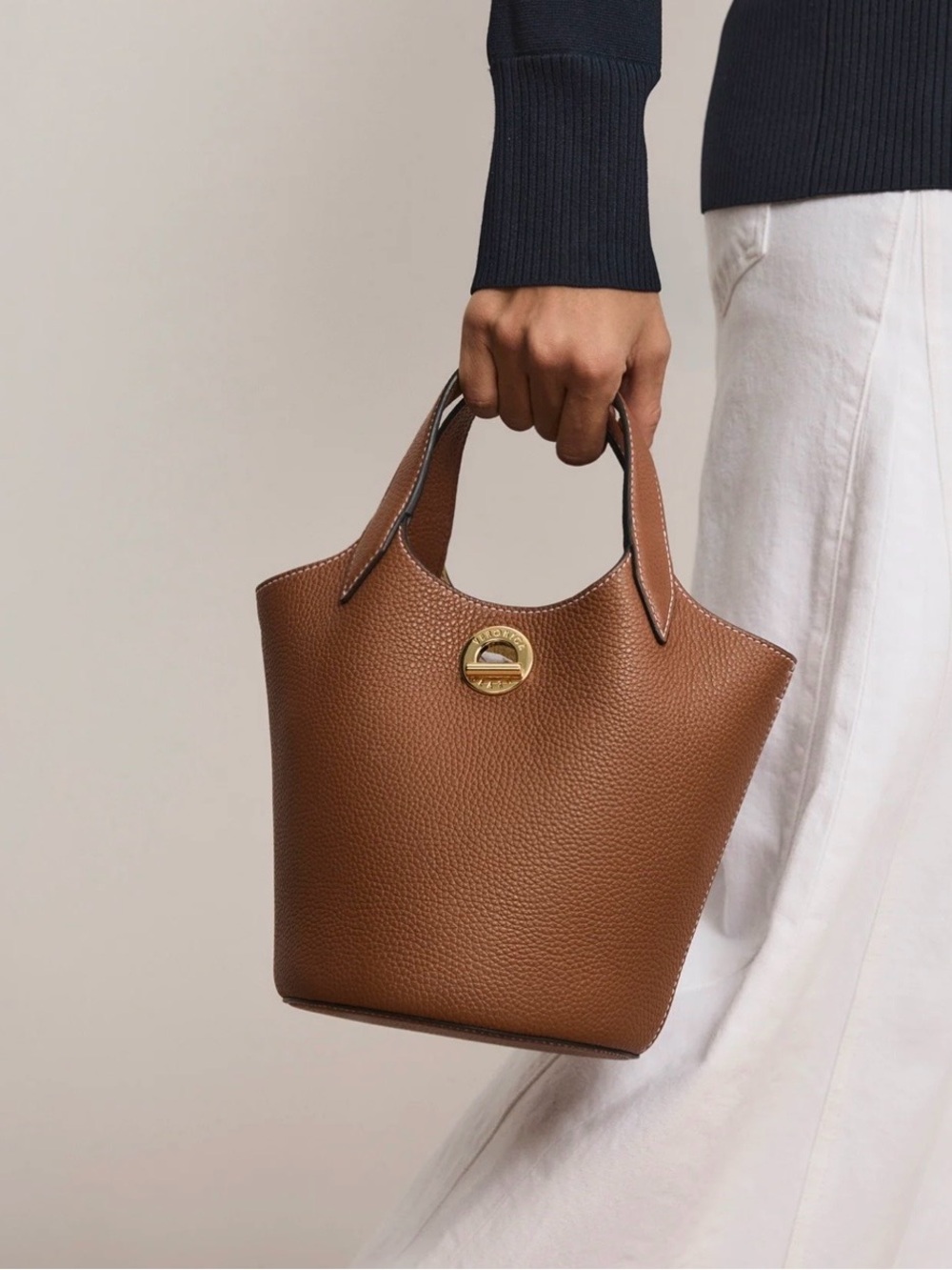 VERONICA BEARD Anchor Bag
Tan Leather Top-Handle Bag